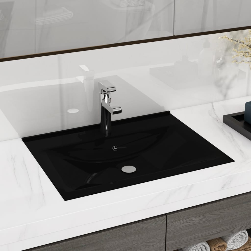 Lavandino Con Foro Rubinetto Nero Opaco 60x46 Cm In Ceramica