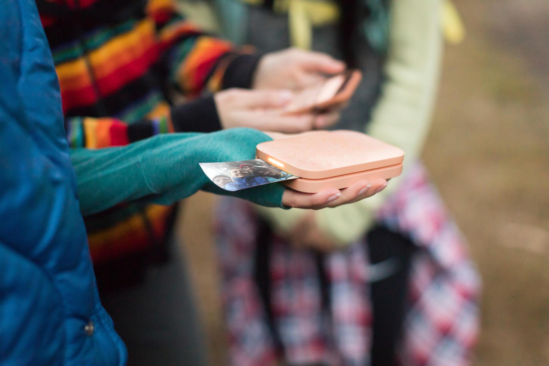 Hp Sprocket 200 Fotodrucker Zink (zero Ink) 313 X 400 Dpi 5,10cm (2") X 7,60cm (3") (5x7.6 Cm) (hpispw)