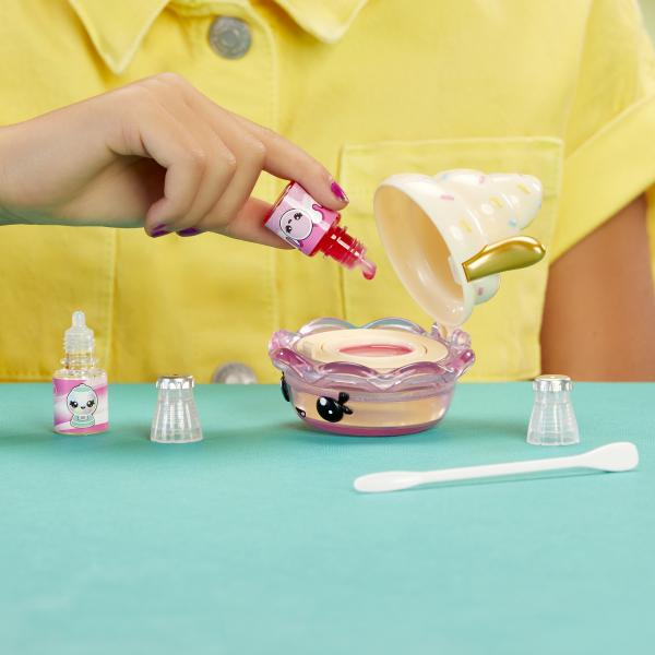 Yummiland - Bambola Grande 25 Cm Da Pettinare E Coccolare - Pet + Balsamo Labbra Profumato - Bianca - Età 4 - Image 3