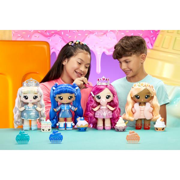 Yummiland - Bambola Grande 25 Cm Da Pettinare E Coccolare - Pet + Balsamo Labbra Profumato - Pia - 4 Anni - Image 3