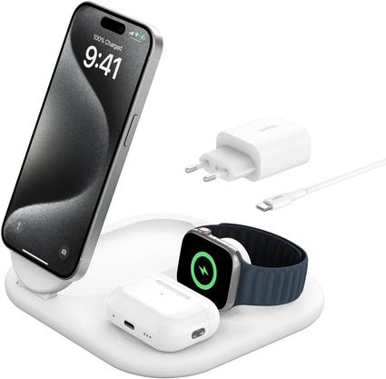 Belkin Boostcharge 3-IN-1 - Kabelloses Ladegerät - Magnetisch, Faltbar, Mit Qi2 + AC-Netzteil - 15 Watt - Fast Charge - Weiß (wiz029vfwh)