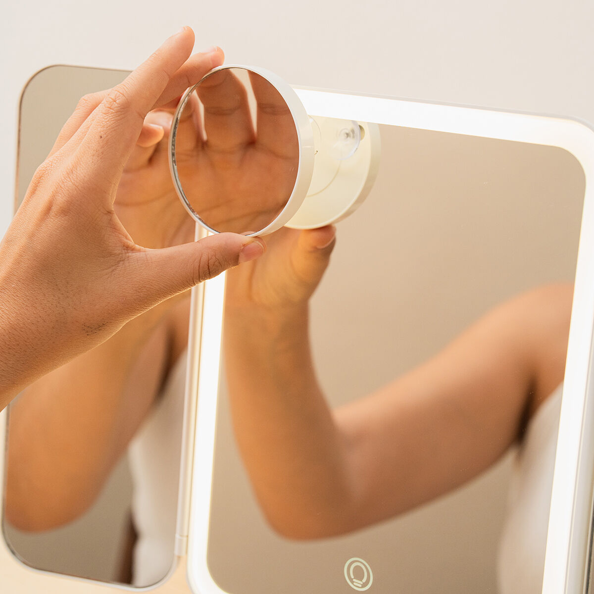 Specchio Da Trucco Triptico Ricaricabile Con Ingrandimento E Luce Led Miled Innovagoods - Image 3