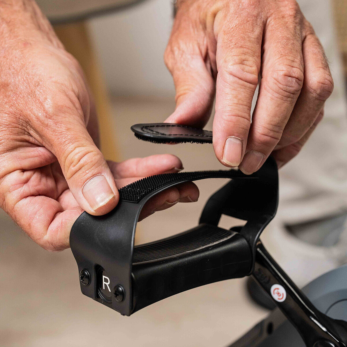 Pedalatore Elettrico Assistito per Braccia e Gambe con Tappetino e Telecomando Velora 3000 InnovaGoods - Image 5