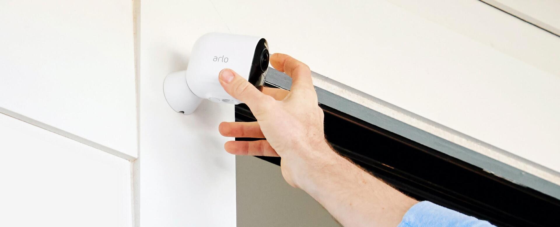 Arlo Ultra 2 Security System - Gateway + Kamera(s) - Batteriebetrieben, Wechselstrom Betrieben - 4 Kamera(s) (vms5440-200eus)