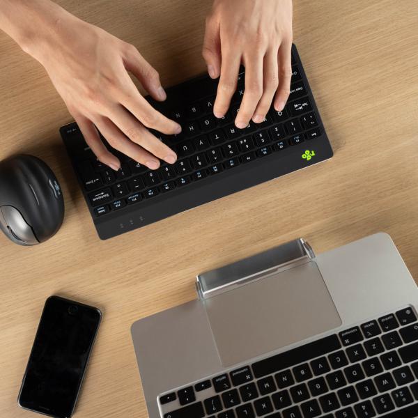 R-Go Tools Tastiera ergonomica R-Go Compact Break, tastiera compatta con software break, QWERTY [UK], bluetooth, nero (Ergonomic keyboard R-Go Compact Break, compact ke) - Versione UK