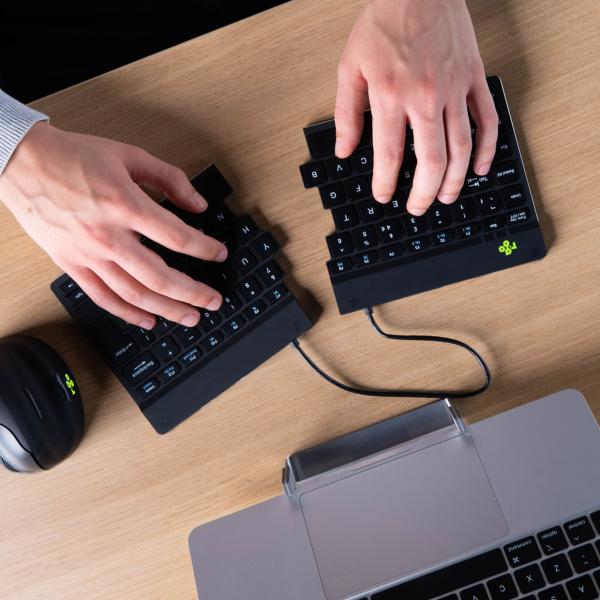 R-Go Tools Tastiera ergonomica R-Go Split Break con software di interruzione, tastiera split, QWERTY [UK], Bluetooth, nero (Ergonomic keyboard R-Go Split Break with break so) - Versione UK