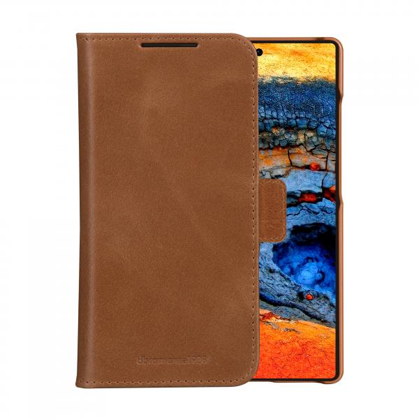 dbramante1928 Lynge custodia per cellulare 17,3 cm [6.8] Custodia flip a libro Marrone chiaro (dbramante1928 Lynge - Flip cover per cellulare - pelle pieno fiore - tan - per Samsung Galaxy S25 Ultra)