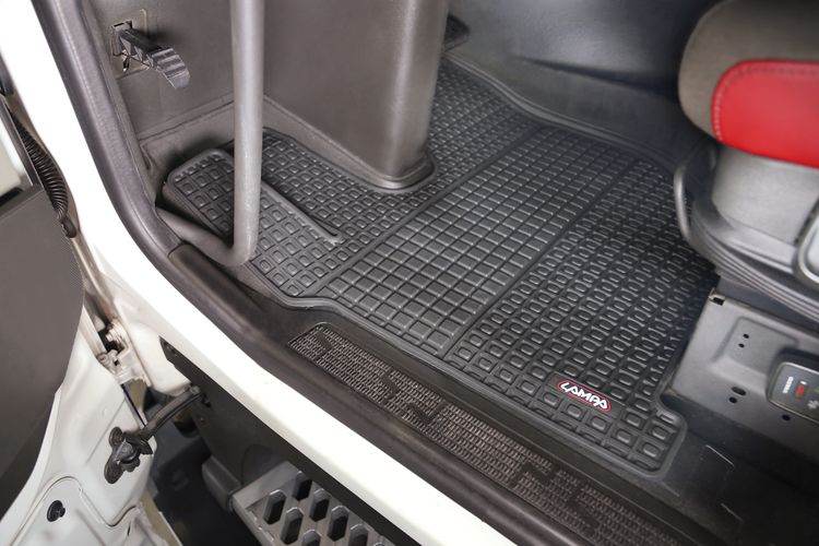 Coppia tappeti su misura in Eco Gomma - compatibile per Volvo FH Serie 4 (09/12>05/21) - Volvo FH Serie 5 (06/21>) - Volvo FH Aero (01/24>) - Image 3