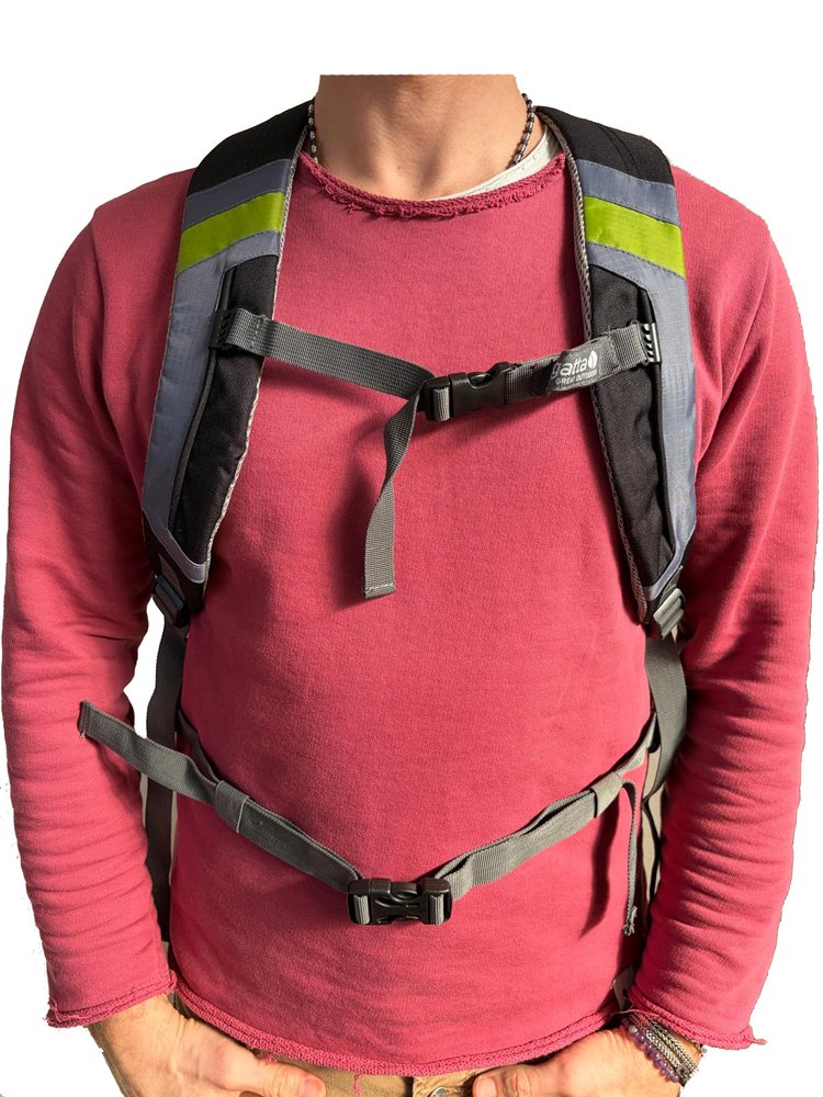 Zaino 35 litri resistente e versatile, ideale per escursioni, viaggi e scuola - Image 4