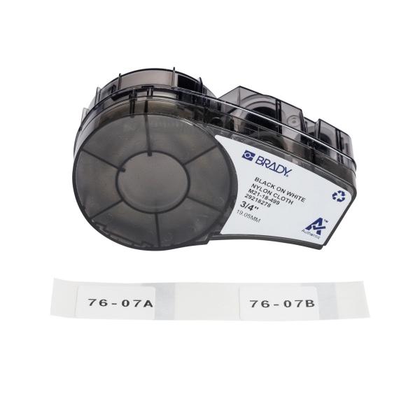 Brady M21-18-499 etichetta per stampante Bianco Etichetta per stampante autoadesiva (Nylon cloth labels for M210 - and M211 Portable Label - printer.)