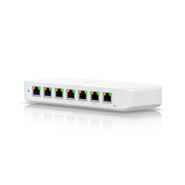 Ubiquiti Ultra Gestito L2 Gigabit Ethernet [10/100/1000] Supporto Power over Ethernet [PoE] Bianco (A compact, 8-port, Layer 2 - GbE PoE switch with versatile - mounting options. - Warranty: 24M)